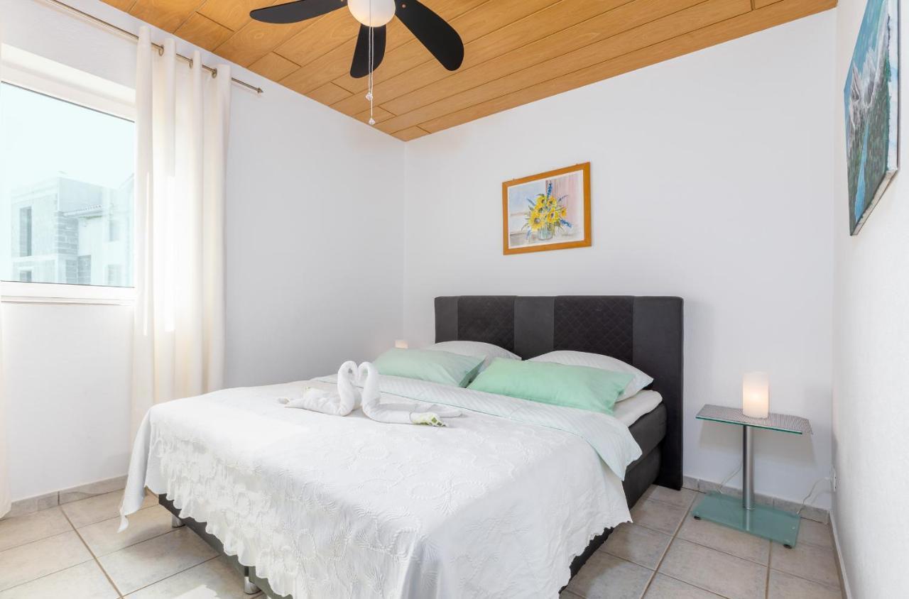 Miki Apartment